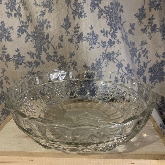 VTG Imperial Glass Pressed Glass 9" Paneled Bowl Frosted Fruit Scalloped Rim - Picture 10 of 12